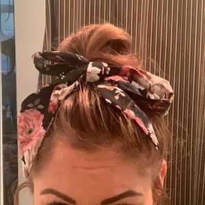 Floral tie head wrap